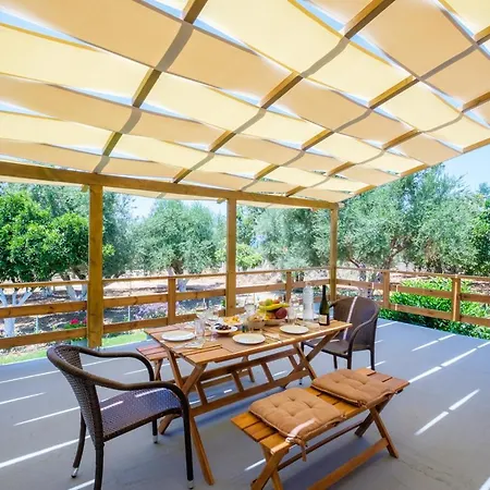 بيت للعطل Rikia Seaside House كوستا نافارينو