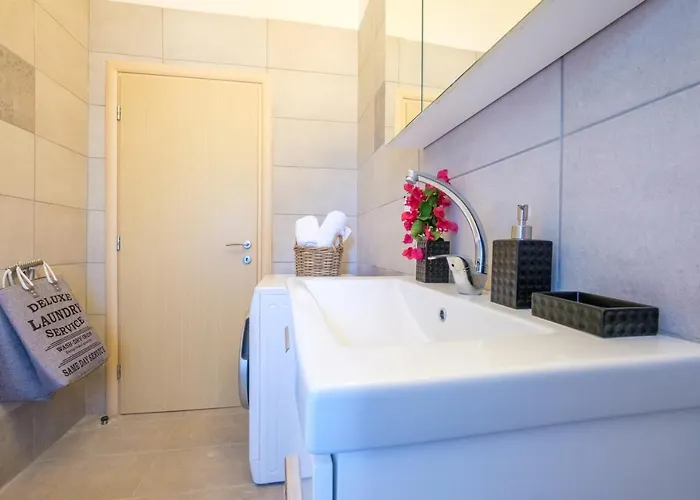 Rikia Seaside House *